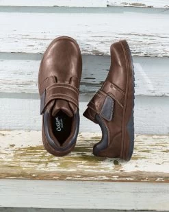 Adjustable Shoes Brown